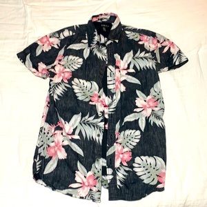 Floral short sleeve shirt